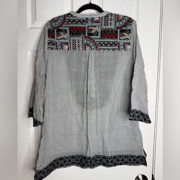 SOFT SURROUNDINGS Havana Grey Stripe Sheer Embroidered Tunic Top Size L - Picture 3 of 11